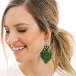 New 🆕 Plunder Pauly earrings *LOWEST*